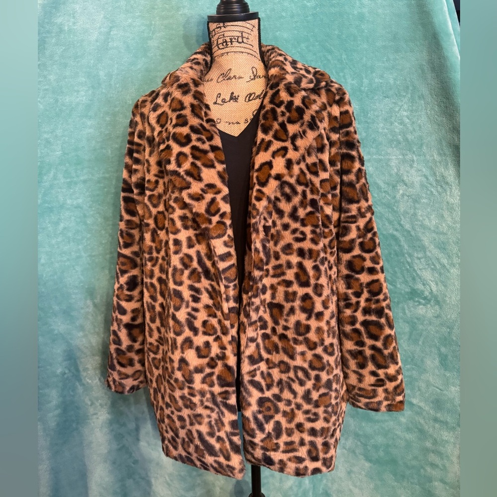 NWOT Leopard Faux Fur Coat.